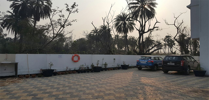 Located in the Heart of Kolkata's Maritime District & in the lap of Nature